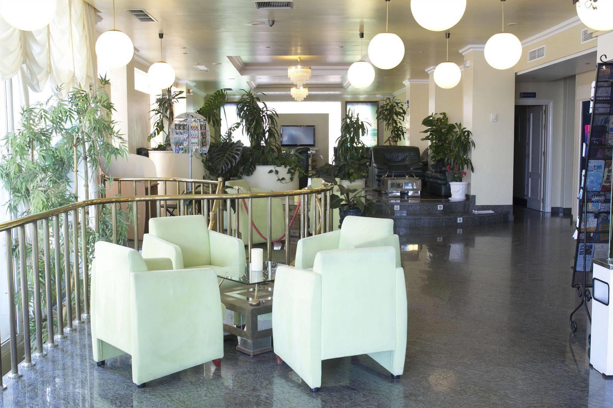 Hotel Villa De Laredo Fuengirola Dış mekan fotoğraf