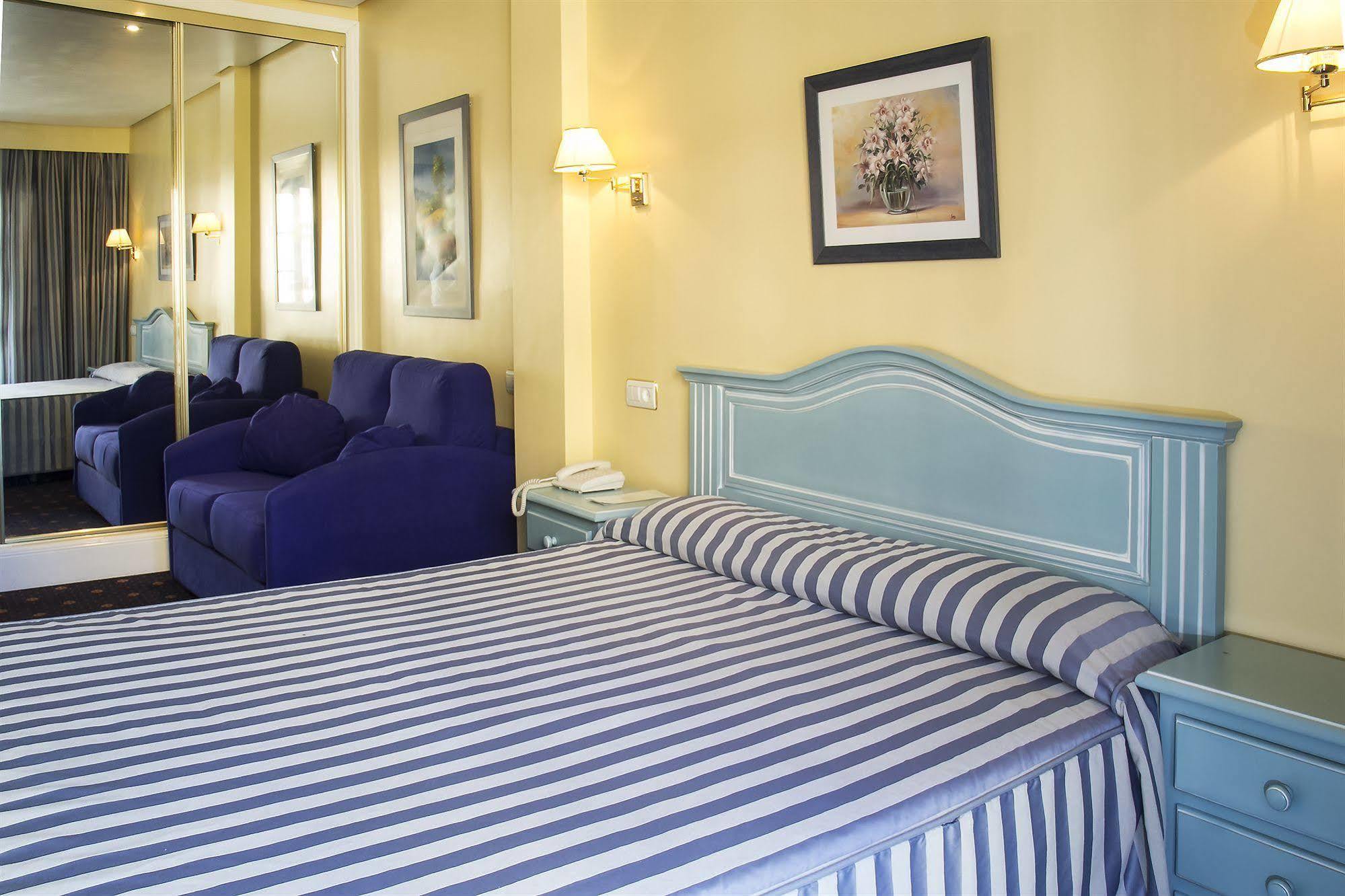 Hotel Villa De Laredo Fuengirola Dış mekan fotoğraf