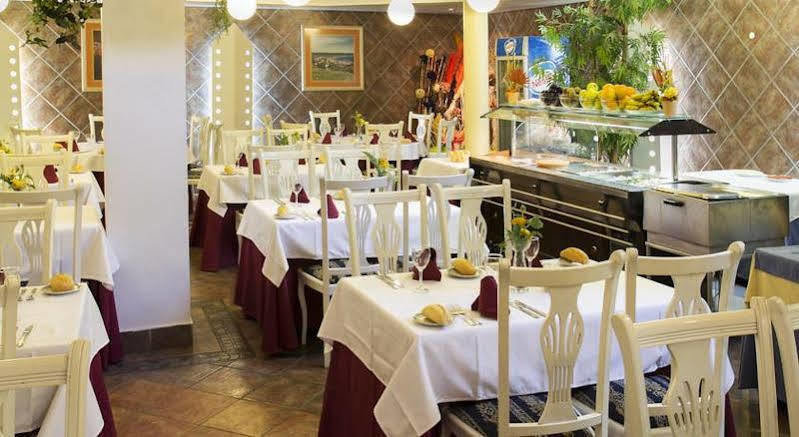Hotel Villa De Laredo Fuengirola Dış mekan fotoğraf