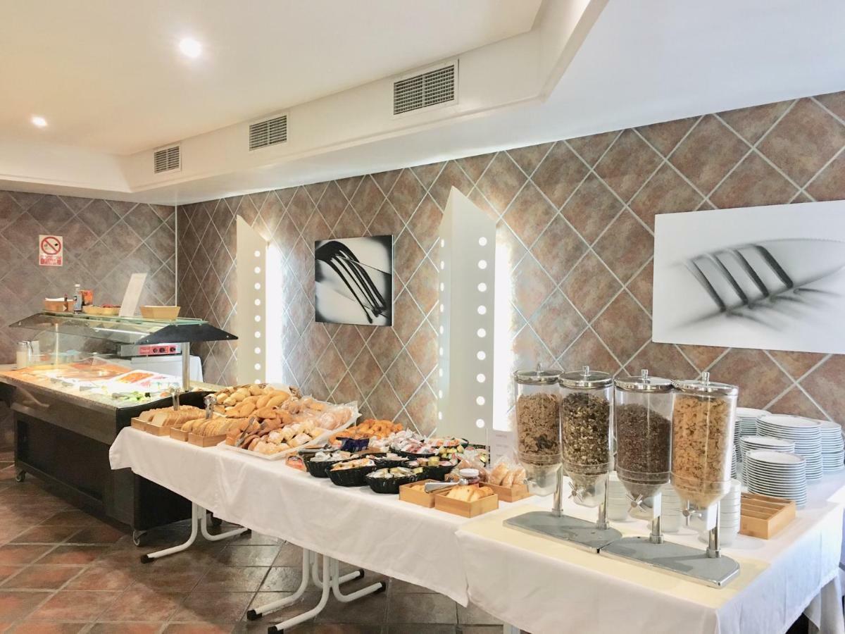 Hotel Villa De Laredo Fuengirola Dış mekan fotoğraf