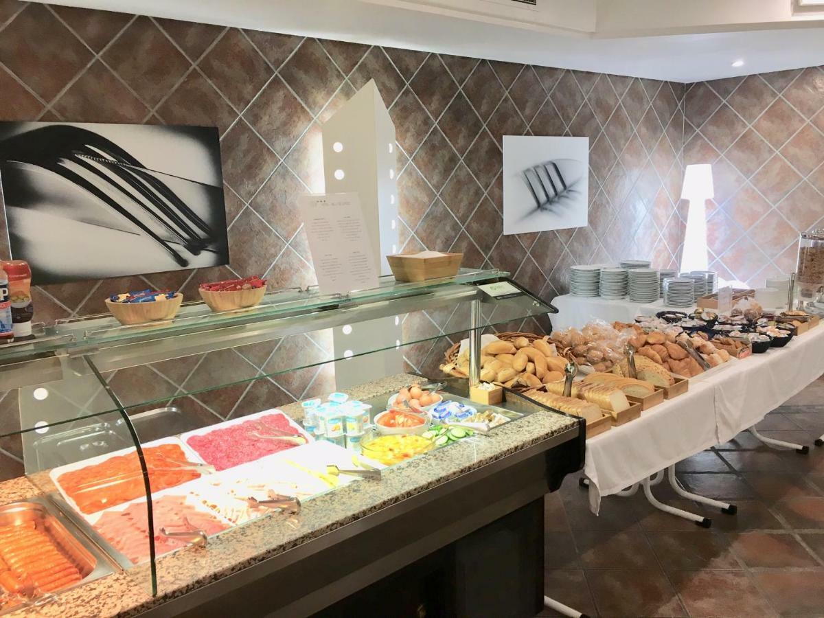 Hotel Villa De Laredo Fuengirola Dış mekan fotoğraf